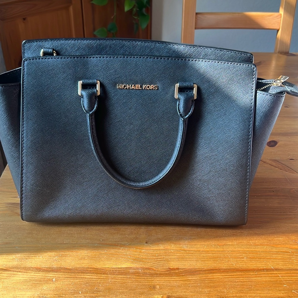Michael Kors Selma Saffiano Leather Medium Satchel